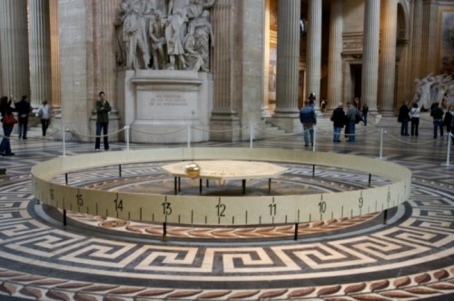 le-pendule-de-foucault.jpg